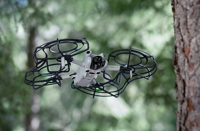 DRON DJI MINI 4 PRO 249 G 4K/100FPS 2590 MAH RC-N2 4000 M Stan złożenia Złożony